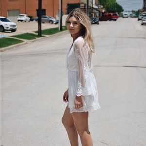 White sleeve lace short dress